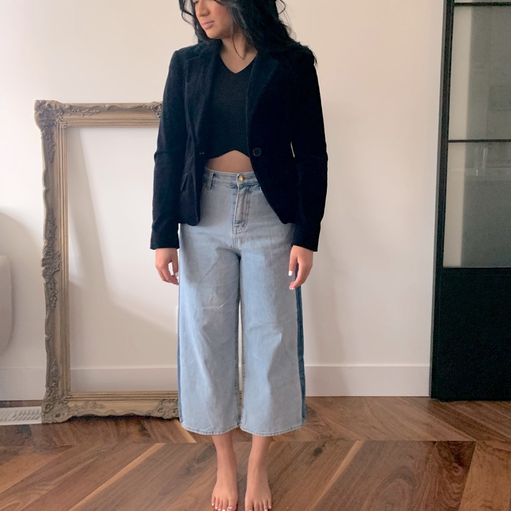 Zara, Velvet blazer in black, size medium.